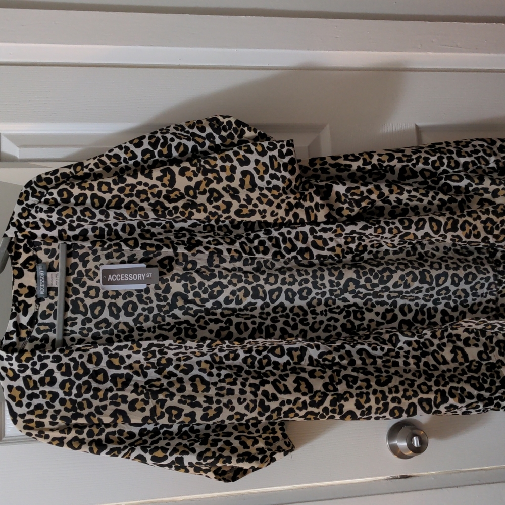 Accessory St. leopard print one size cover up. New with the tag